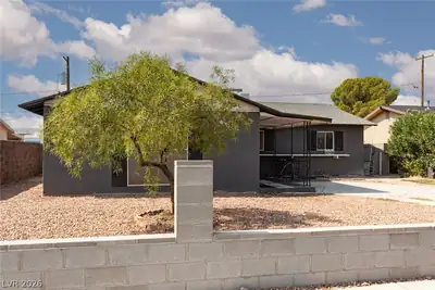 3040 Holly Hill Avenue, Las Vegas, NV 89104 Front of Structure