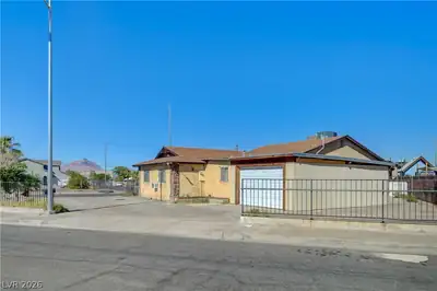 1724 PALM Street Henderson, NV 89011