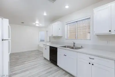 2246 RAMSGATE Drive, Henderson, NV 89074 Kitchen