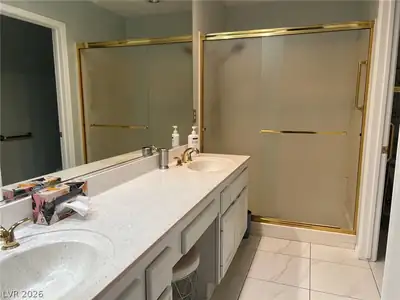 2833 Sungold Drive, Las Vegas, NV 89134 Primary Bathroom