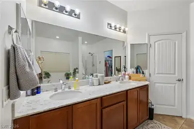 6113 Paddleboat Street, North Las Vegas, NV 89031 Primary Bathroom