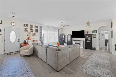 4621 Honey Locust Drive, Pahrump, NV 89061 Living Room