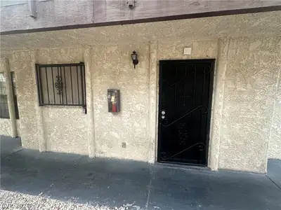 2080 Karen Avenue 1, Las Vegas, NV 89169 Entry
