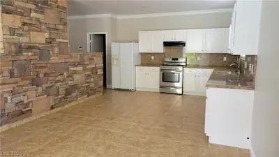 5538 Moncinna Street, Las Vegas, NV 89118 Kitchen