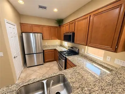 10433 Valaris Court, Las Vegas, NV 89178 Kitchen