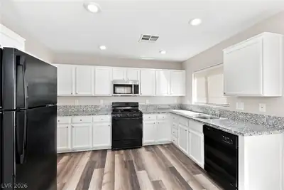 5881 Rainbow Bridge Drive, Las Vegas, NV 89142 Kitchen