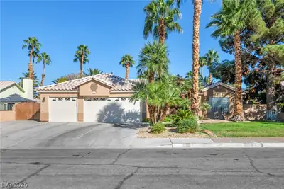 3708 Glen Ridge Way, Las Vegas, NV 89108 Front of Structure
