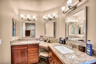 3708 Glen Ridge Way, Las Vegas, NV 89108 Primary Bathroom