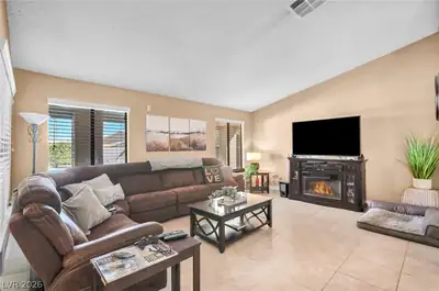 3708 Glen Ridge Way, Las Vegas, NV 89108 Living Room