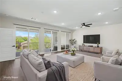 2555 Hampton Road 11210, Henderson, NV 89052 Living Room