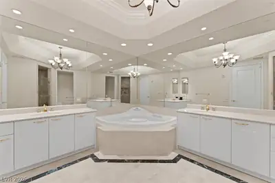 2747 Paradise Road PH 3002, Las Vegas, NV 89109 Primary Bathroom