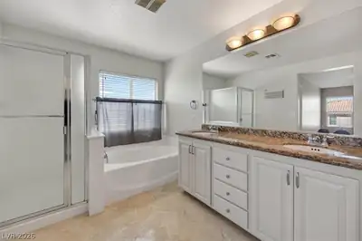 262 Fox Lake Avenue, Las Vegas, NV 89148 Primary Bathroom