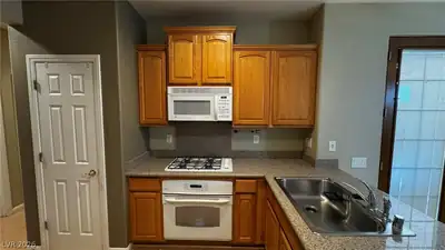 2120 Desert Prairie, Las Vegas, NV 89135 Kitchen