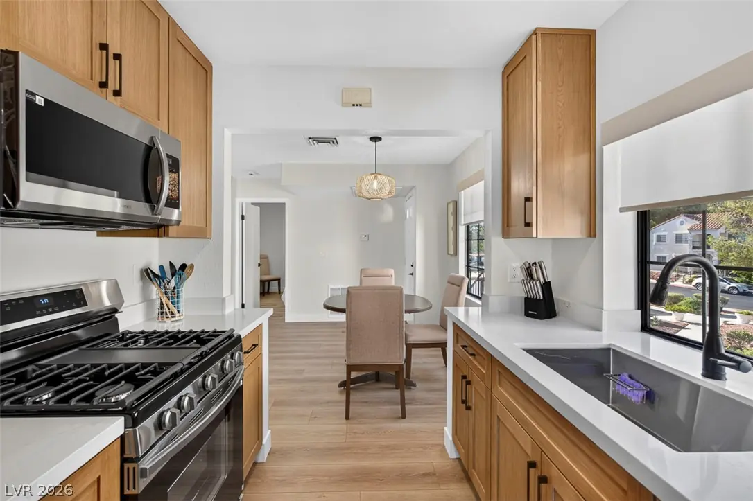 4854 Nara Vista Way 201, Las Vegas, NV 89103