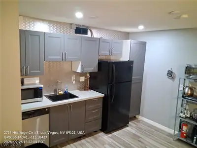 2717 Heritage Circle 3, Las Vegas, NV 89121 Kitchen