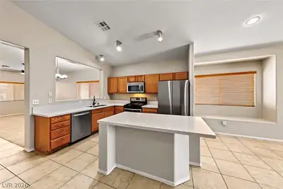 4821 Cascade Pools Avenue, Las Vegas, NV 89131 Kitchen