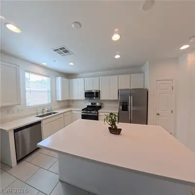 6547 Dove Point Place, Las Vegas, NV 89130 Kitchen