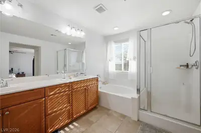 7057 Millers Run Street, North Las Vegas, NV 89084 Primary Bathroom