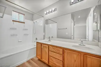 812 Bow Creek Lane, Las Vegas, NV 89134 Primary Bathroom