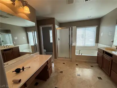 5904 Gold Horizon Street, North Las Vegas, NV 89031 Primary Bathroom