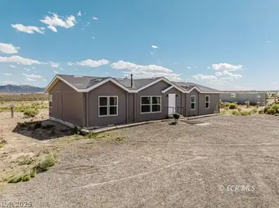 1531 EL24 Road Wells, NV 89801