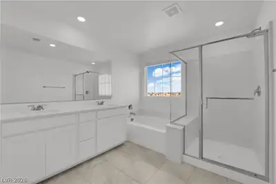 2406 Bellinzona Place, Henderson, NV 89044 Primary Bathroom