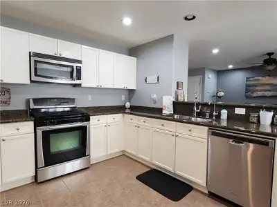 10549 Gibbous Moon Drive, Las Vegas, NV 89129 Kitchen