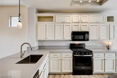 10406 Cogswell Avenue, Las Vegas, NV 89134 Kitchen
