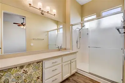 10406 Cogswell Avenue, Las Vegas, NV 89134 Primary Bathroom