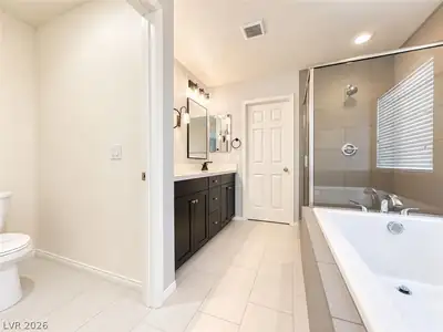 8345 Buffalo Fork Court, Las Vegas, NV 89113 Primary Bathroom