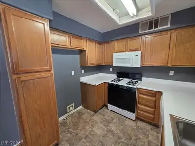3135 Key Largo Dr Drive 204, Las Vegas, NV 89120 Kitchen