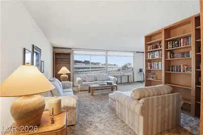 205 East Harmon Avenue 508, Las Vegas, NV 89169 Living Room