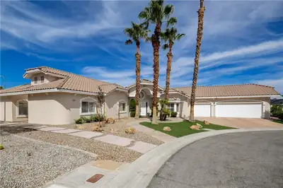 2000 Alexa Breanne Court, Las Vegas, NV 89117 Front of Structure