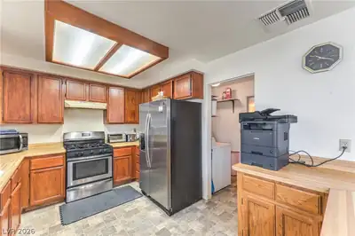 6728 Wenatchee Drive, Las Vegas, NV 89107 Kitchen