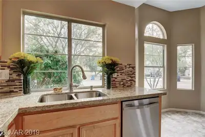 2647 Ridgewater Circle, Henderson, NV 89074 Kitchen