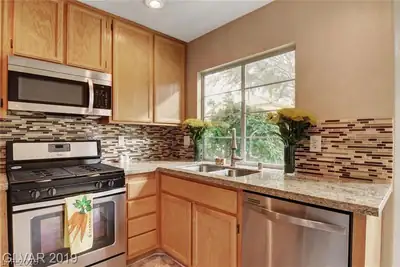 2647 Ridgewater Circle, Henderson, NV 89074 Kitchen