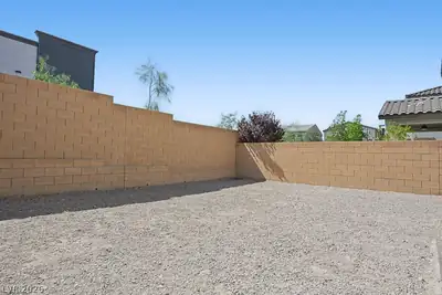 397 Stephen Clear Avenue, North Las Vegas, NV 89031 Yard