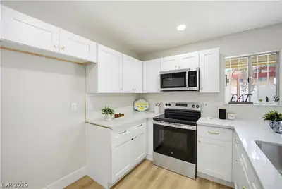 2556 Paradise Village Way, Las Vegas