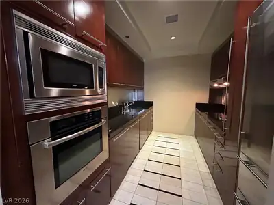 2700 Las Vegas Boulevard 707, Las Vegas, NV 89109 Kitchen