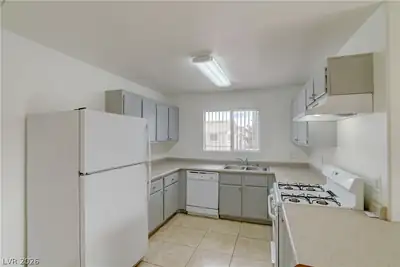 3961 Danny Melamed Avenue 202, Las Vegas, NV 89110 Kitchen