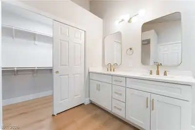 8408 Sea Glen Drive, Las Vegas, NV 89128 Primary Bathroom