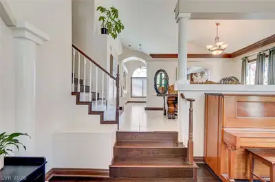 2722 Aspen Wood Avenue, Henderson, NV 89074 Entrance Foyer