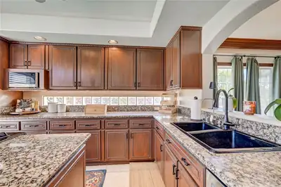 2722 Aspen Wood Avenue, Henderson, NV 89074 Kitchen