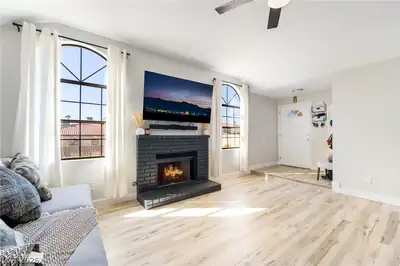 124 Almendio Lane, Henderson, NV 89074 Living Room