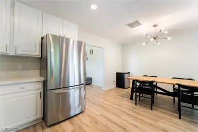 124 Almendio Lane, Henderson, NV 89074 Kitchen