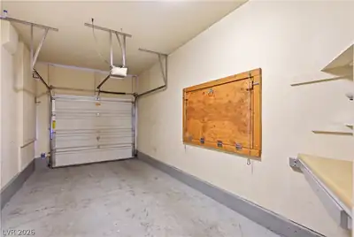 4817 Straight Flush Drive 101, Las Vegas, NV 89122 Garage