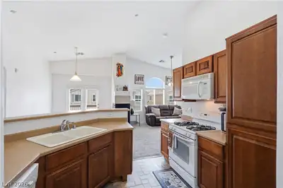 4817 Straight Flush Drive 101, Las Vegas, NV 89122 Kitchen