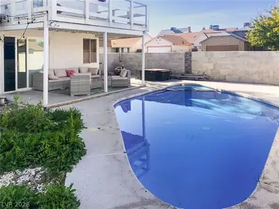 6256 Chinook Way, Las Vegas, NV 89108 Pool