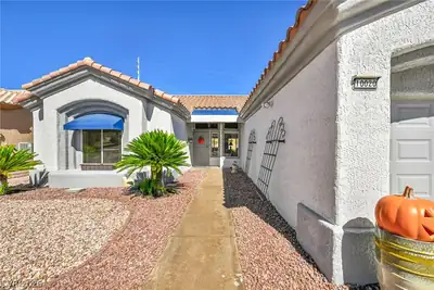 10020 Villa Ridge Drive, Las Vegas, NV 89134 Front of Structure