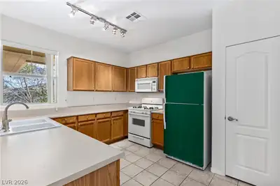 901 Duckhorn Court 201, Las Vegas, NV 89144 Kitchen